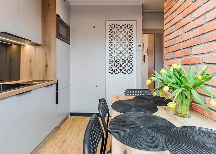 Ksiezycowy Z Balkonem- Lägenhet