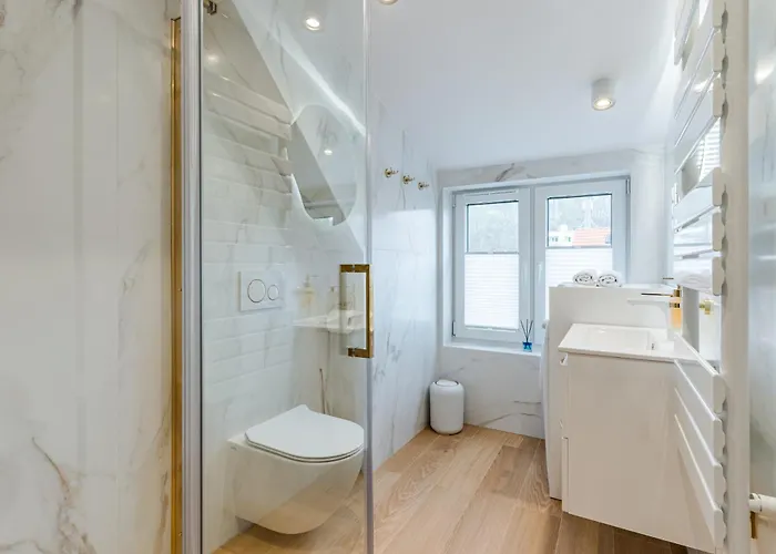 Ksiezycowy Z Balkonem- *